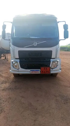 Caminhão tanque volvo 330