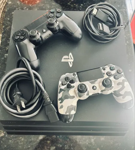 PlayStation 4 Pro / 1TB