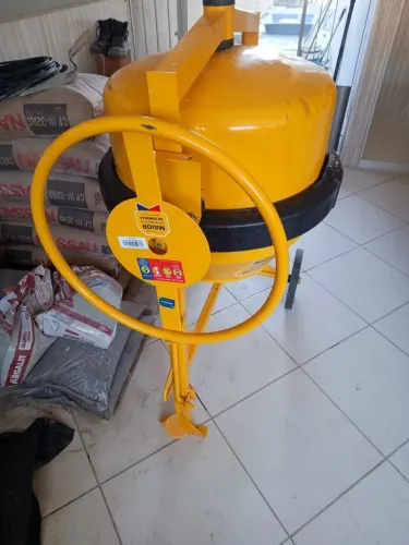 Vendo uma betoneira 150 litros 110