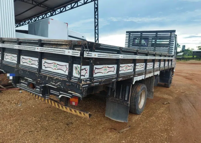 Ford cargo 815 entrada 22mil mais boleto