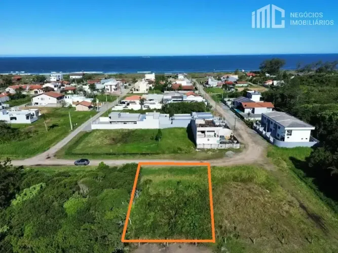 Terreno frente Avenida e 300m do mar | Salinas - Bal. Barra do Sul