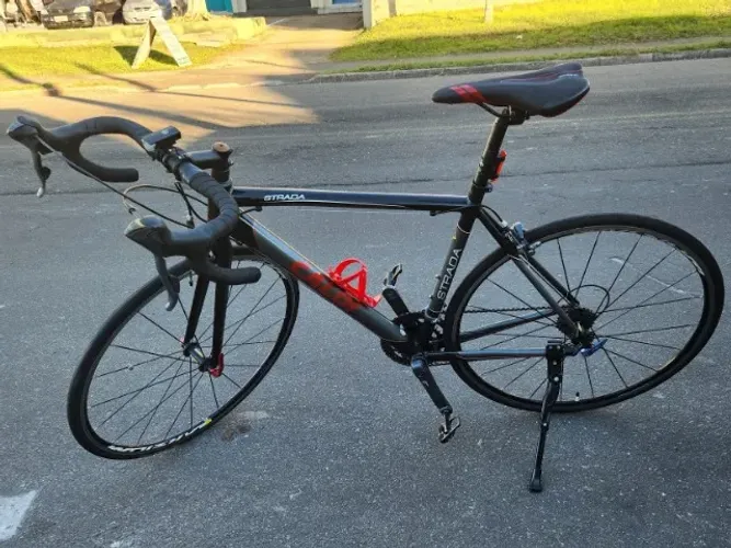 Bicicleta speed Caloi Strada com upgrades