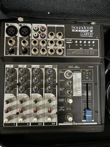 Mesa de som Soundcraft SX602FX