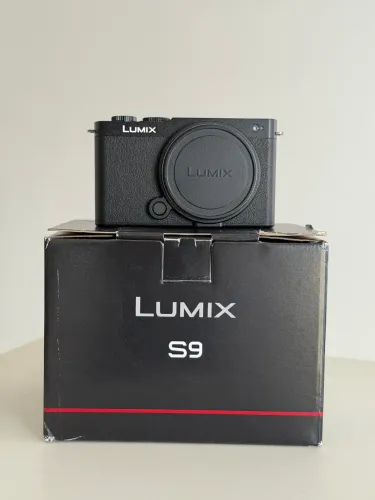 Panasonic Lumix S9