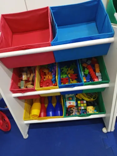 Organizador de brinquedos já com 4 tipos de legos
