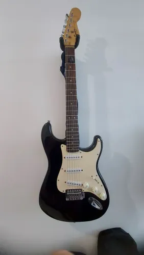 Guitarra Stratocaster Fender Squier