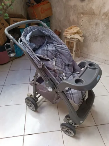 Carrinho de Bebê Burigotto Semi novo
