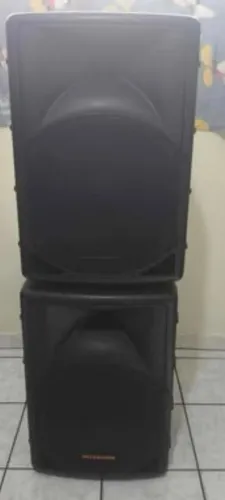 Vendo uma caixa Selenium (JBL) uma Ativa parcelo até 10 X com juros da máquina