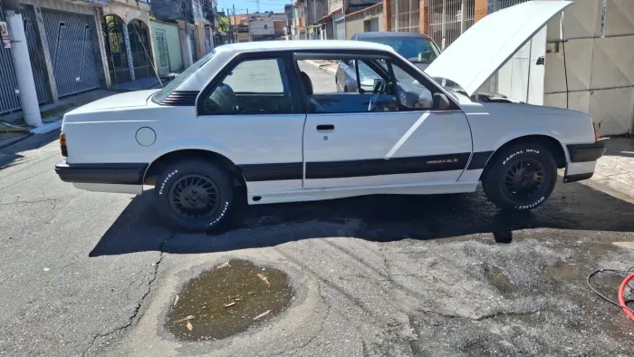 Chevrolet Monza GL 1.8 Efi/ SL/ L/ 650/barc. 2e4p (álcool) 1984