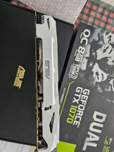 Gtx 1070 8gb asus branca