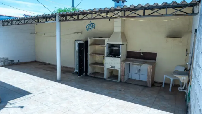 Casa à Venda em Condomínio Fechado em Caçapava, São Paulo