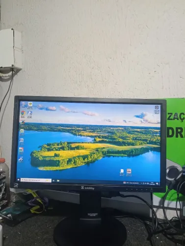 Monitor inforway 20p entrada VGA e DVI acompanha cabos