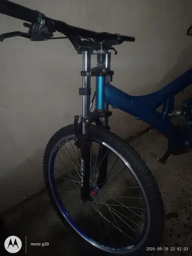 Bicicleta ? aro 26 por 2500 pra sair logo