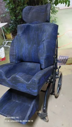 Cadeira de rodas digitalizada preço a combinar esta nova pouco usada