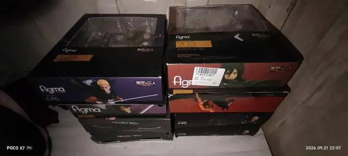 Vendo coleção Bonecos atack on Titan