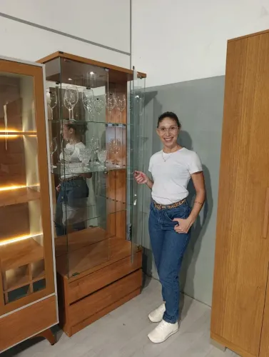 Cristaleira moderna design arrojado Dicasabh promoção a vista