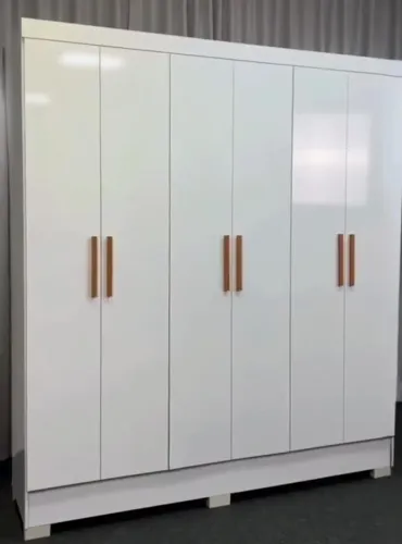 Guarda roupa 100% MDF 6 portas amplo espaço inteiro novo a pronta entrega