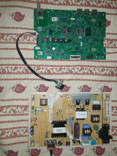 Vendo placas da TV Samsung modelo Un40J5290AG
