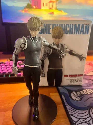 Action figure do Genos de One Punch Man original bandai C/caixa