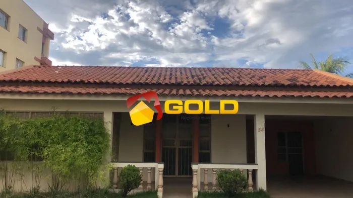 Casa para Locação em Uberlândia, Santa Maria, 7 dormitórios, 2 suítes, 4 banheiros, 5 vaga