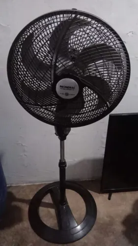 Ventilador mondial de coluna de 30cm parou de funcionar e não levei pra ver o q foi.
