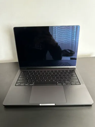 Macbook Pro M3 Pro 16GB 512GB