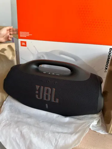 Vende-se Boombox JBL