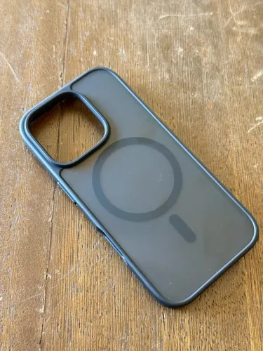 Capinha GOCASE iPhone 16 Pro