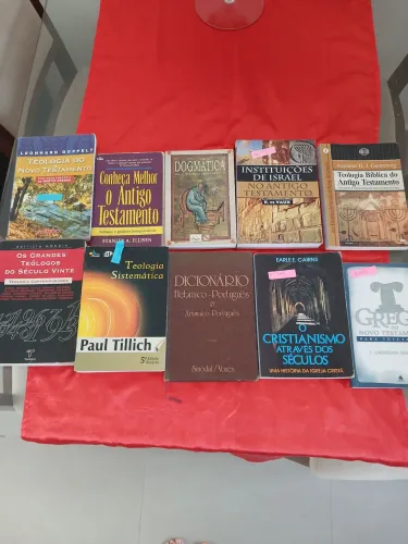 Livros de Teologia - a parte de R$ 45,00. Livros em bom estado e conservados.