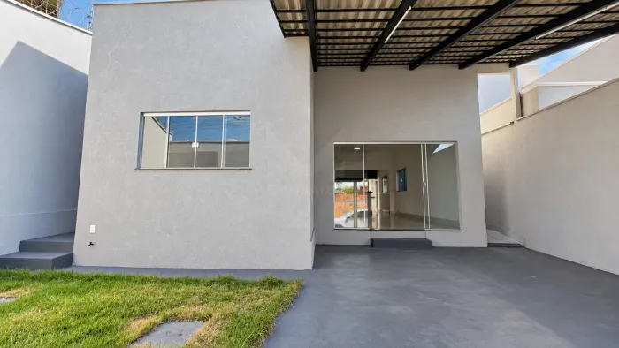 Casa 3Q no Residencial Santa Fé I em Goiânia