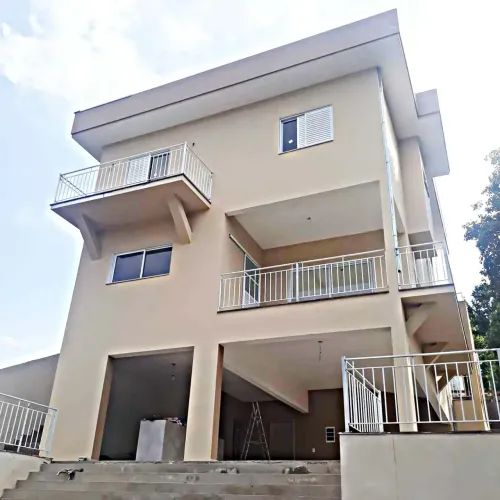 Casa no cond.Capitalville com 400 m2 com 4 suítes