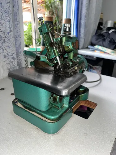 Máquina de Costura Mega Star