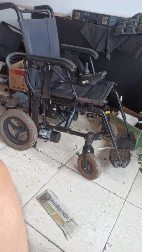 Cadeira motorizada freedom a em bateria