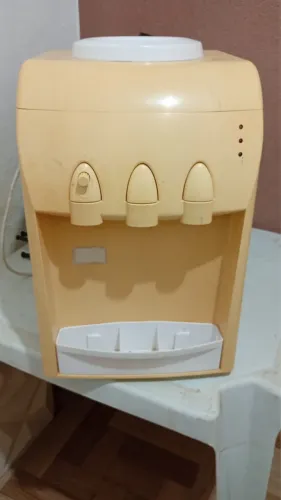 Bebedor semi-novo