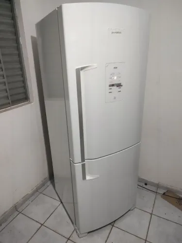 Geladeira Brastemp frost free gelando perfeitamente bem conservada faço entrega 