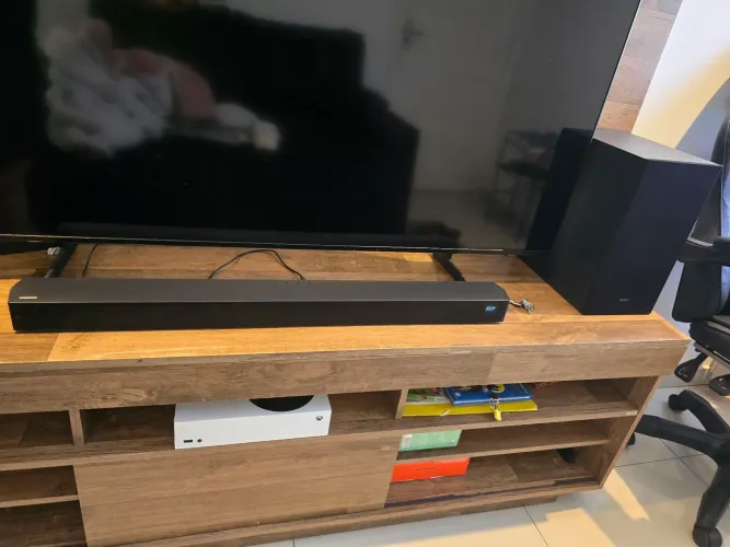Soundbar Samsung HW-B550/ZD 2.1 Bluetooth com Subwoofer sem Fio 410W