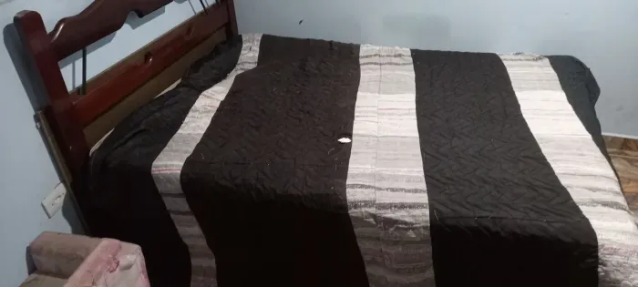 Vendo uma cama de casal