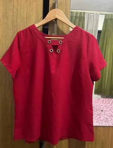 Blusa Vermelha GG com Detalhes em Strass