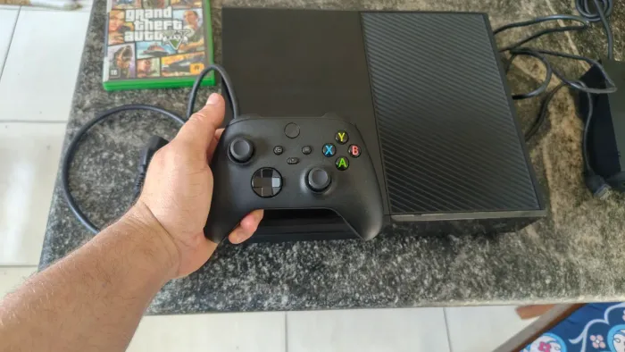 Xbox one 500 g ( controle da nova geração)