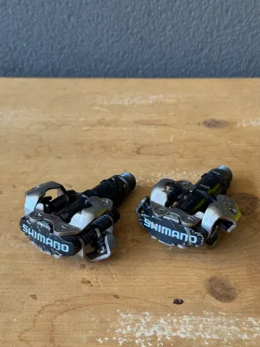 Pedal Shimano PD-M520 - Seminovo