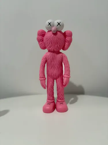 Boneco Decorativo Estilo KAWS Elmo 28cm | Colecionável