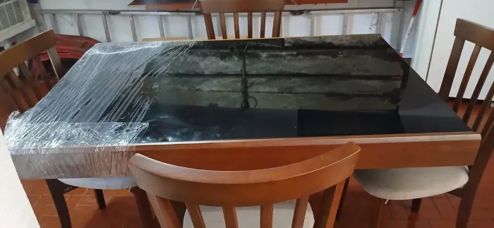Mesa de jantar 4 cadeiras tampa de vidro extensiva