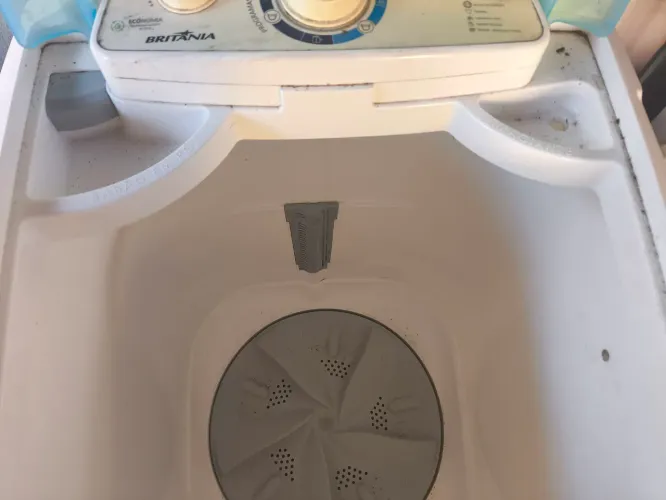 Tanquinho Britânia 10Kg, 6 programação de lavagem, filtro de fiapo