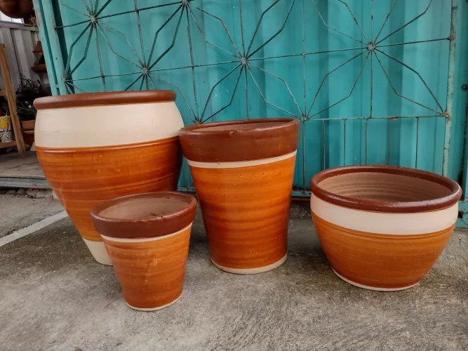 Jarros de cerâmica 
