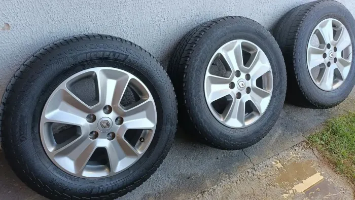 Jogo de rodas Duster
