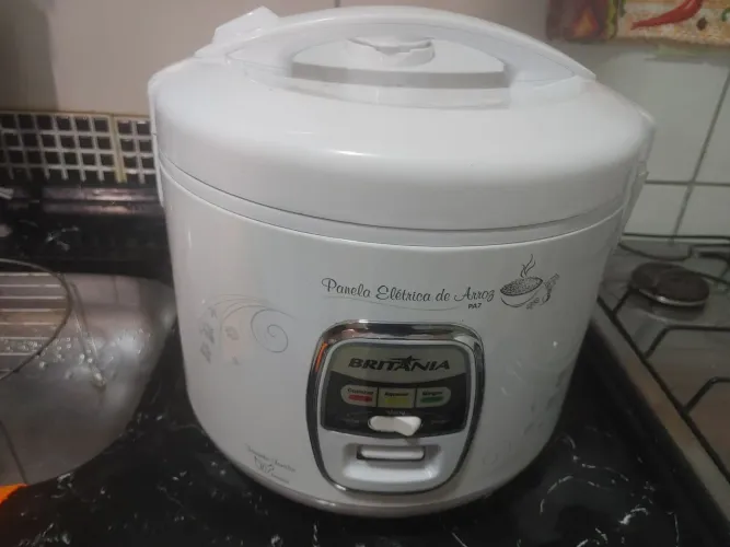 Panela de Arroz Britânia 10 Xícaras Semi Nova - Funciona Perfeitamente