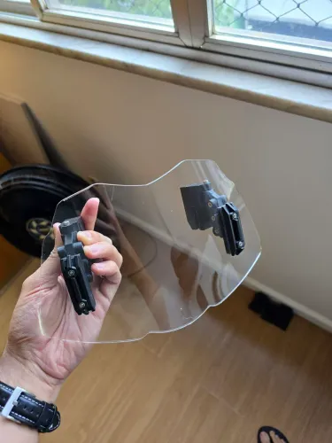 Defletor universal regulável para moto