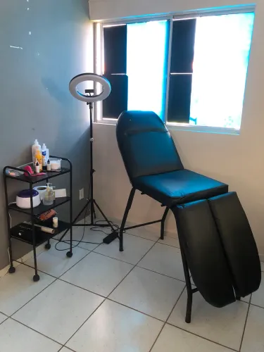 Maca Dobrável, Luz e estante .