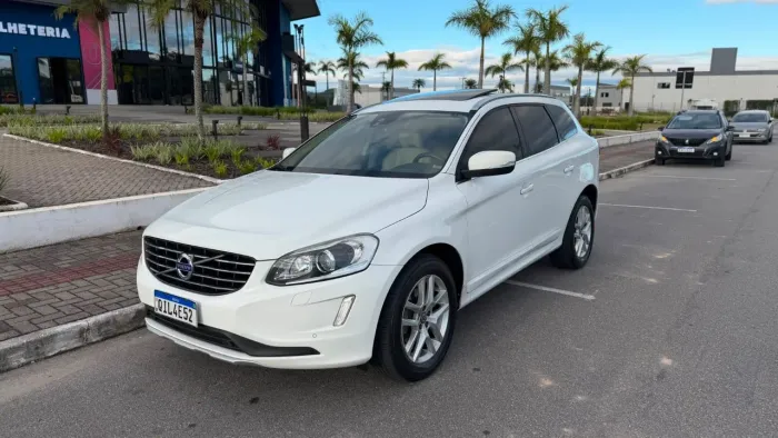 Volvo XC 60 D-5 Momentum 2.4 AWD Diesel 5P 2017