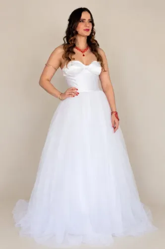 Vestido longo branco tomara que caia saia de tule